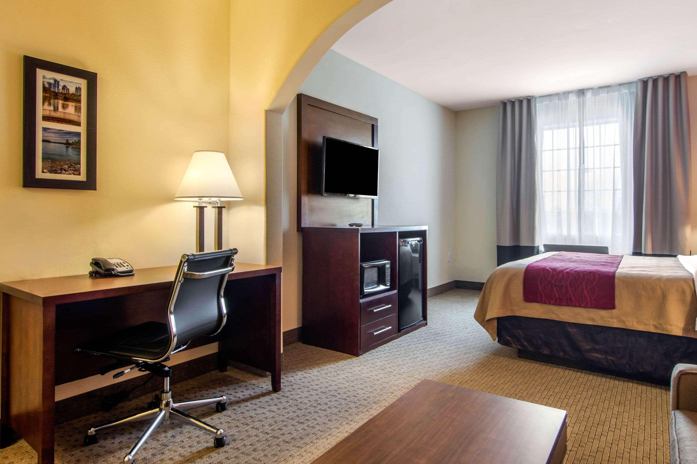 Comfort Inn & Suites Villa Rica Εξωτερικό φωτογραφία
